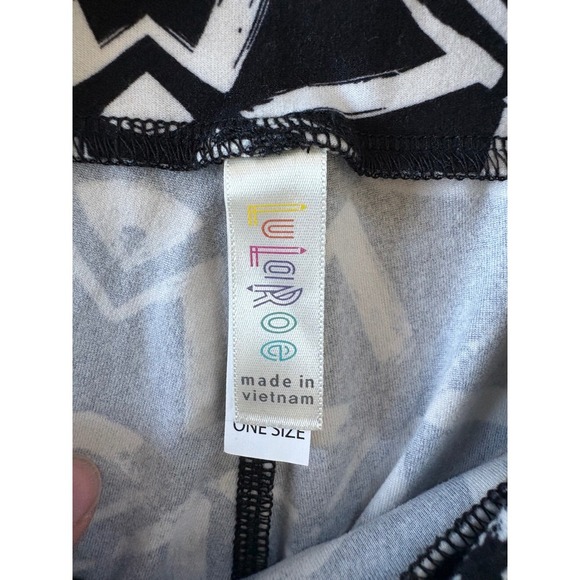 Lularoe One Size OS Black White Geometric Print Casual Comfortable Leggings - Picture 3 of 3